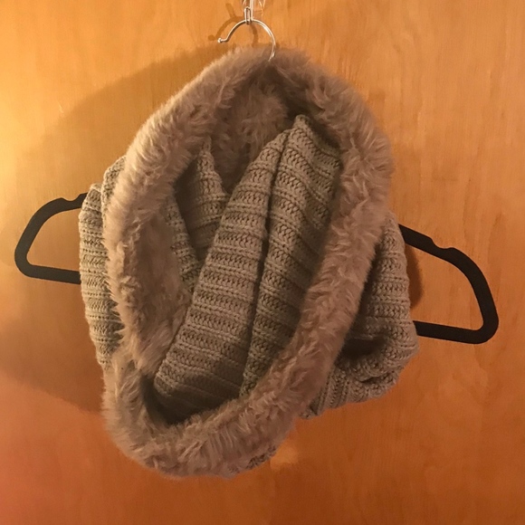 NY&Co Infinity Scarf - Picture 1 of 6